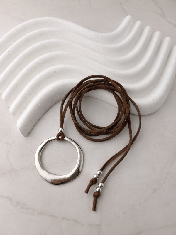 Producto - CHOCKER DE GAMUZA MARRÓN 1012