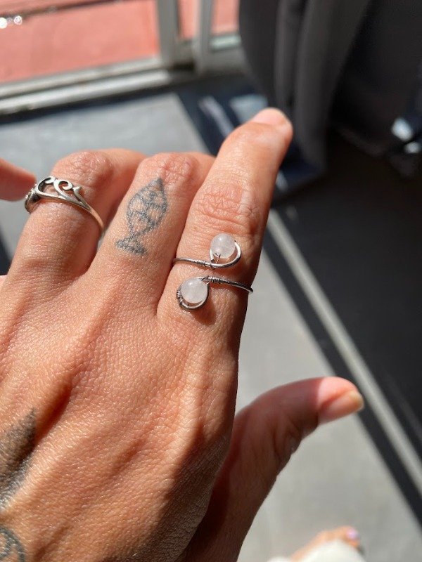 Producto - Anillo DELI de Cuarzo rosa