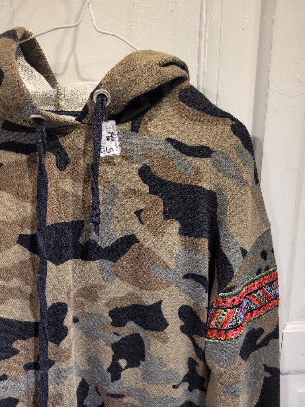 Producto - Buzo ZARA camuflado hoodie Talle S - PRECIO: 40X - 2