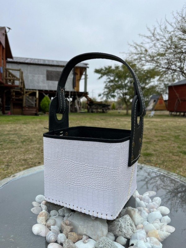 Producto - CANASTA MATERA BLANCA (manija y oreja) CUERO