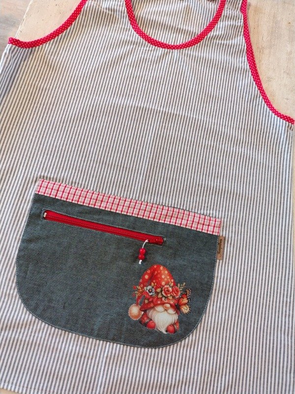 Producto - Delantal milrayas bolsillo jeans con estampa