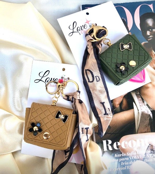 Producto - Charm llavero carterita a