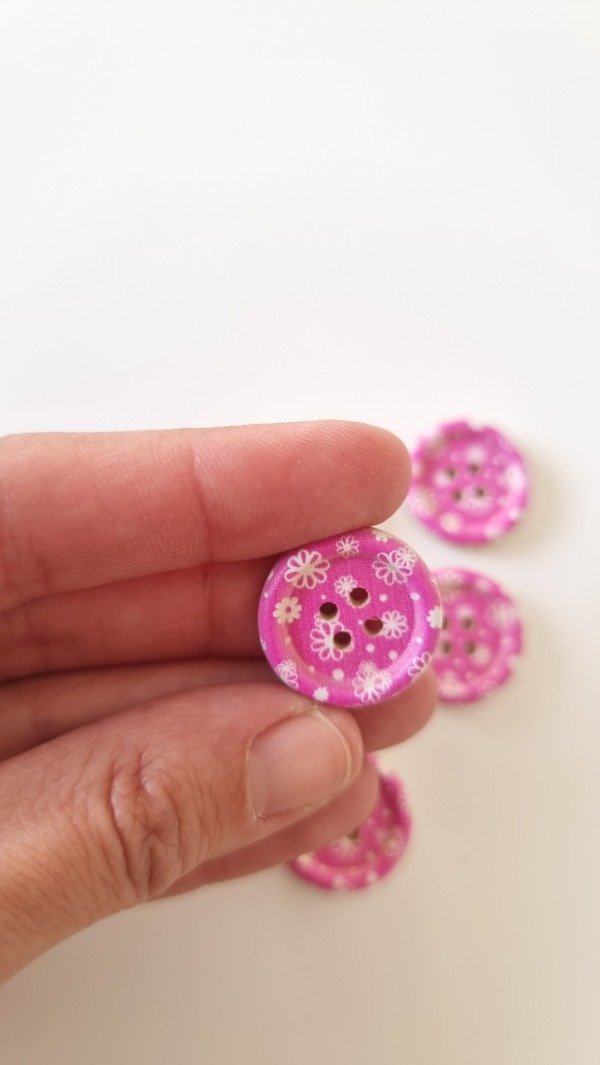 Producto - Botón redonde madera 20mm modelo 1