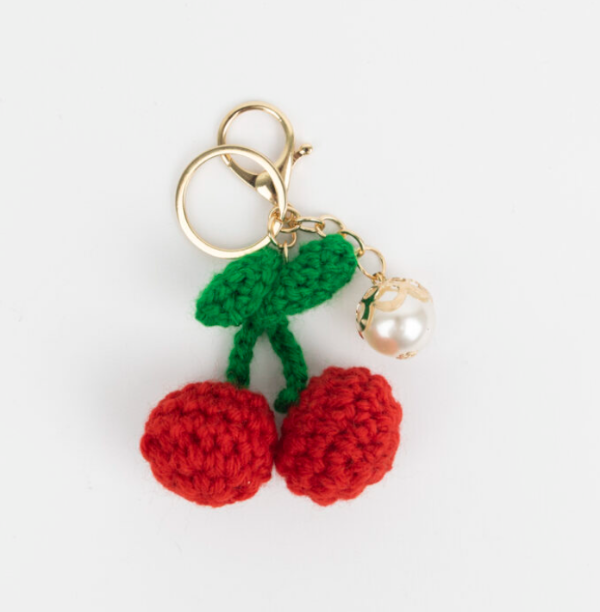 Producto - Charm llavero city girl cereza