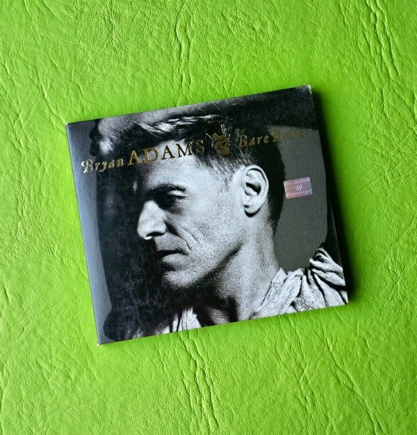 Producto - BRYAN ADAMS ''Bare Bones'' (acústico en vivo)