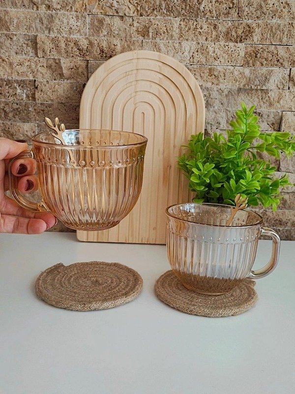 Producto - Set de 2 tazas doradas con 2 cucharitas de regalo