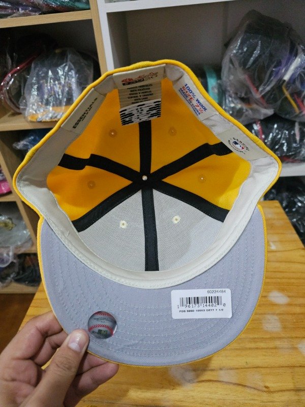 New era fear of god essentials yellow — imagen 3