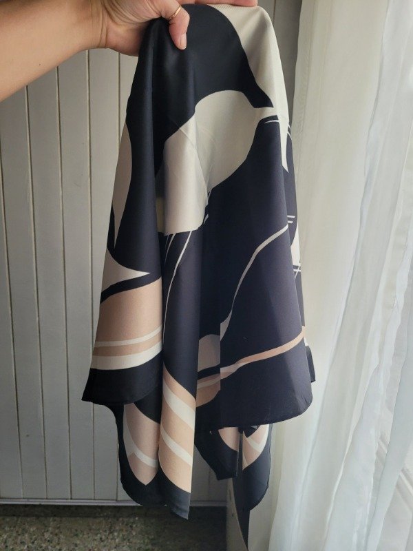 Producto - Pañuelo Rosa 90x90