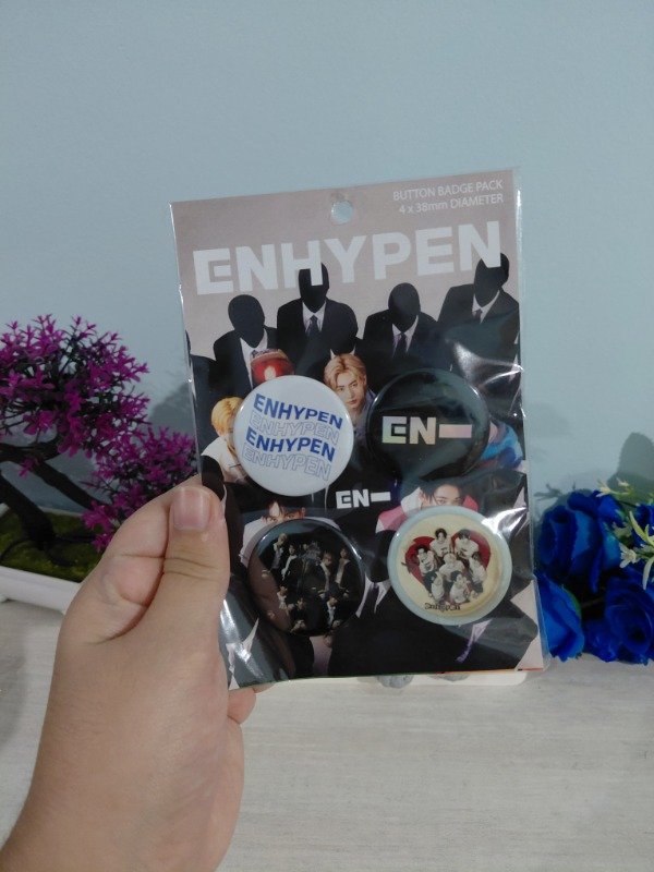 Producto - Pack de pines x 4 - ENHYPEN