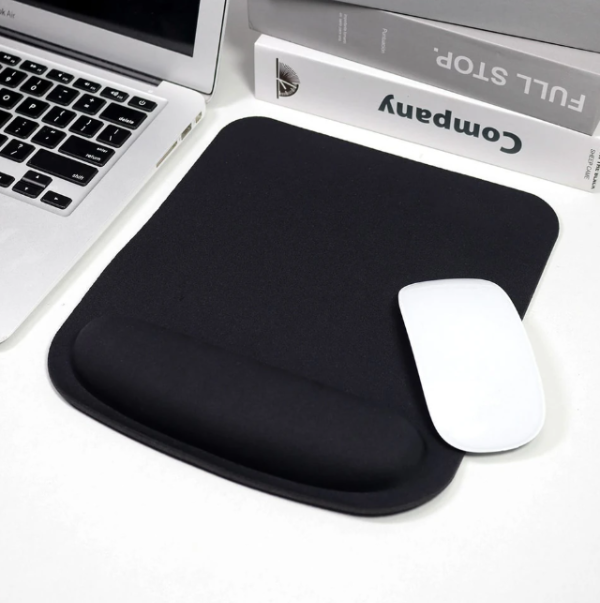 Producto - Mouse Pad Negro -  Con apoya muñeca