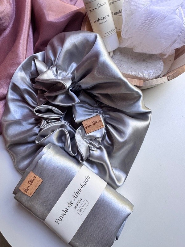 Producto - Cofia de satén By Lara Store