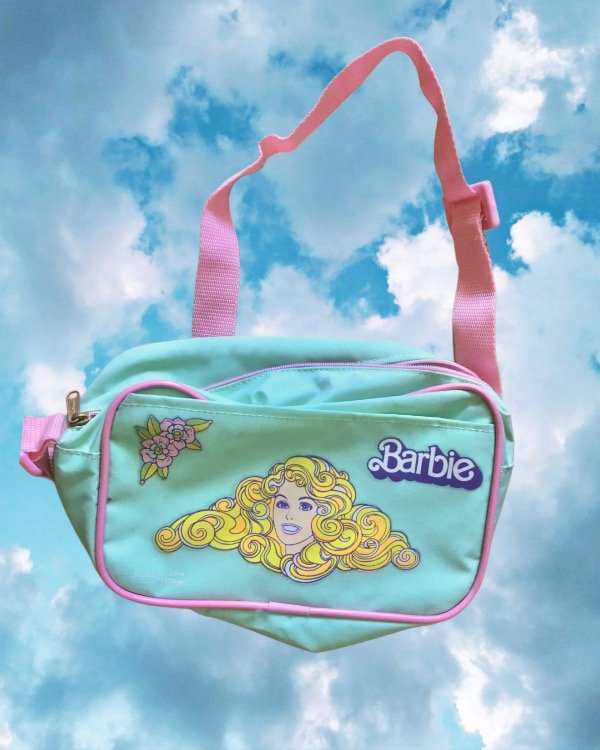 Producto - Carterita Barbie pasteles retro