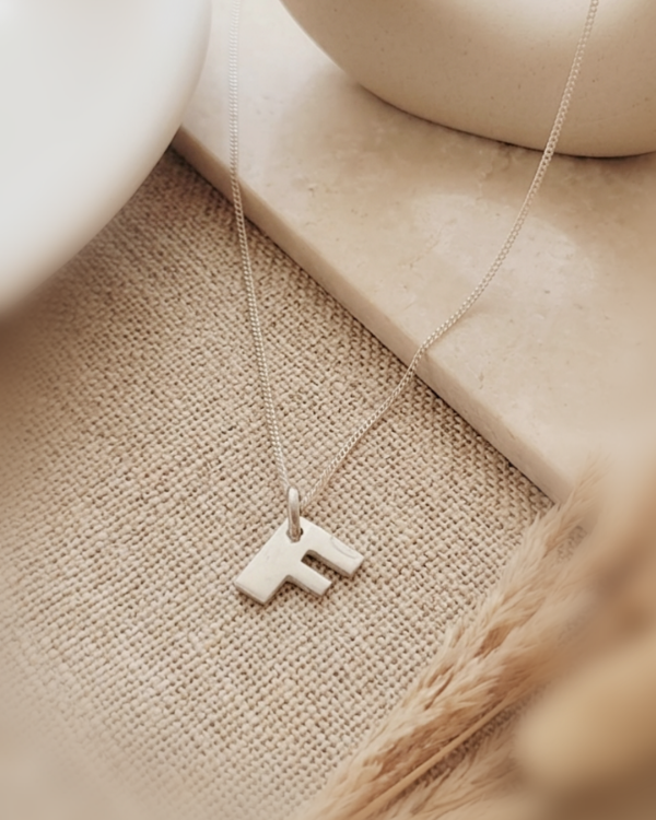 Producto - COLLAR INICIAL