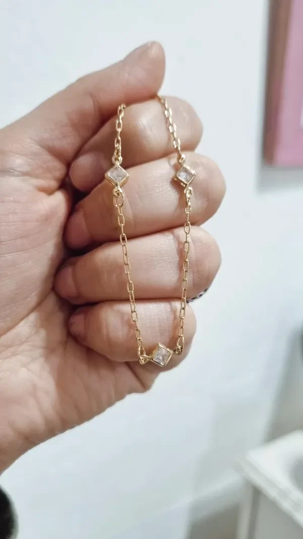 Producto - Pulserita enchapada en oro con cubic blancos rombos