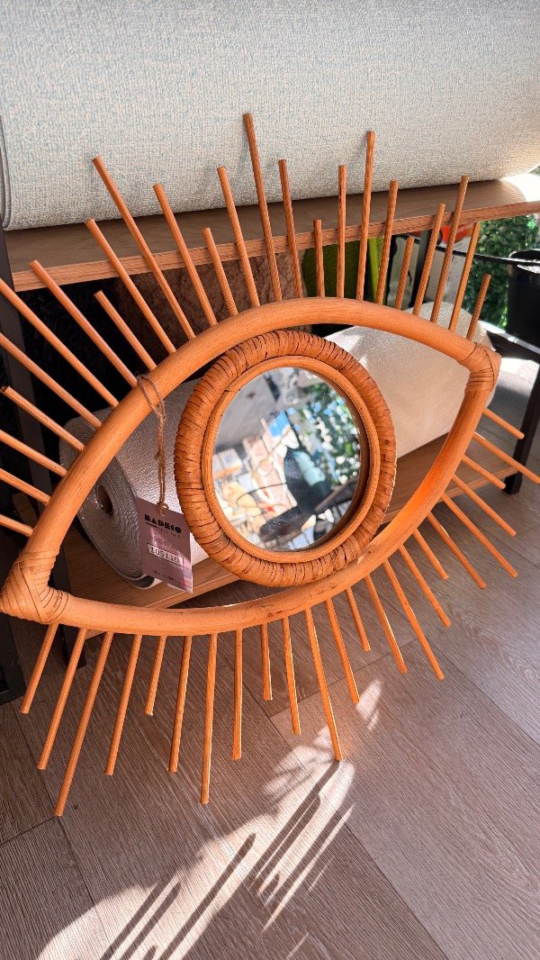 Producto - Espejo de Ratan diseño de ojo 54cm