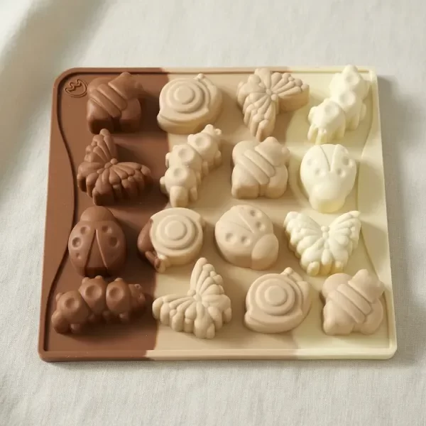 Producto - Molde Silicona Insectos Bichos x16 Ideal P/ Velas Jabones (001C10)