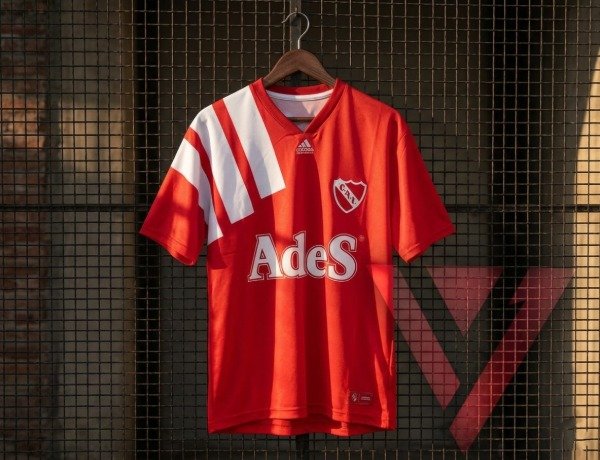 Producto - CAMISETA RETRO INDEPENDIENTE