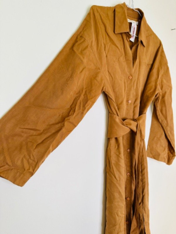 Vestido camisero mostaza — imagen 2