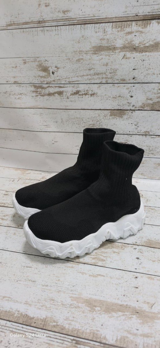 Producto - zapatilla botita alta tejida negro del 36 al 40 - 0