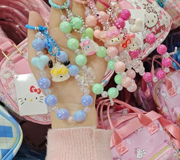 Producto - Pulsera/Llavero Sanrio para celular con dije (x12 36.000ars)