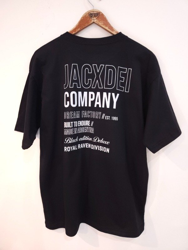 Producto - Remera Oversize Built to Endure