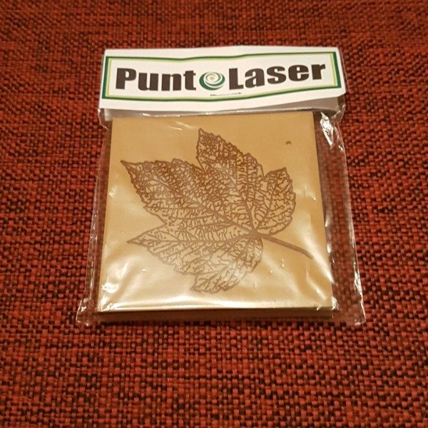 Producto - Bajo Relieve - 8 x 8 cm - Cod. 4002 nervadura