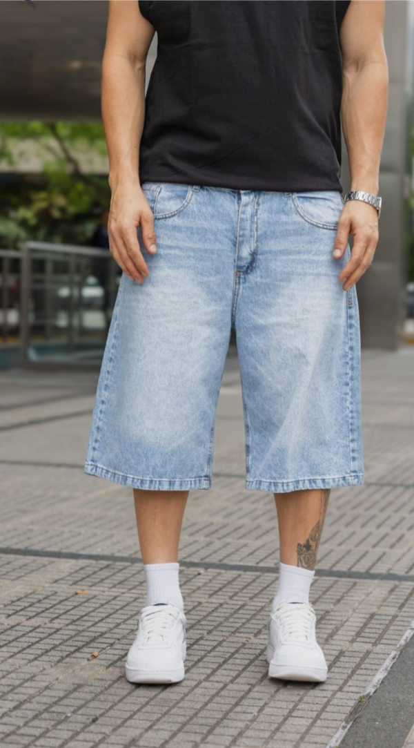 Producto - BERMUDA BAGGY CELESTE - 1