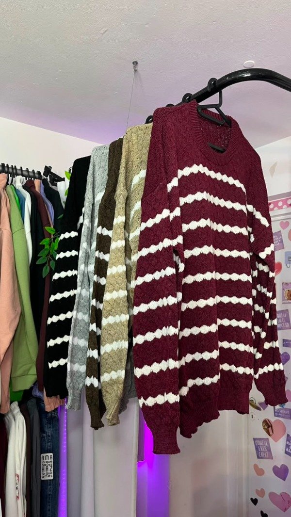 Producto - Sweater Líneas Burbuja