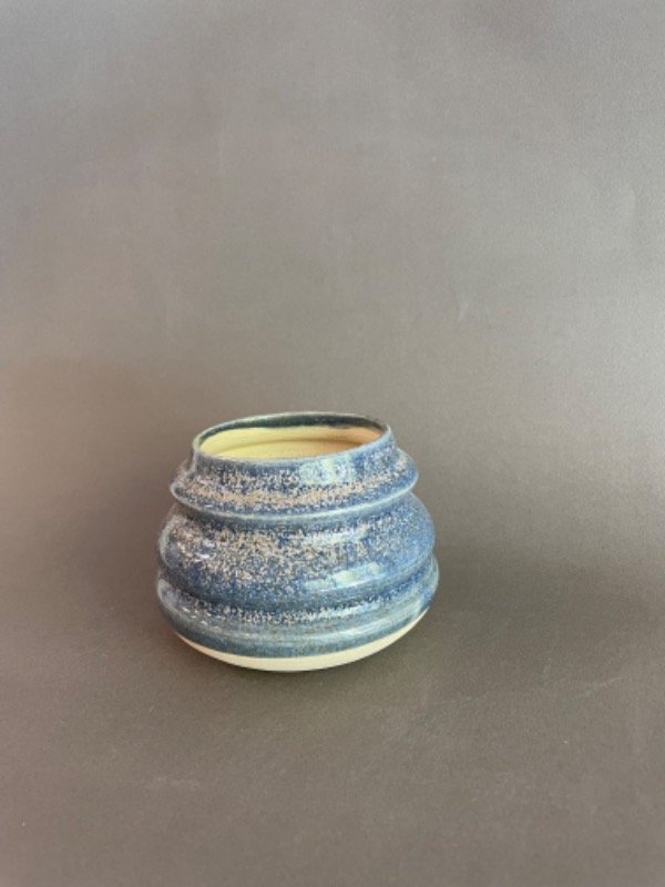 Producto - CONTENEDOR / MACETA CURVAS