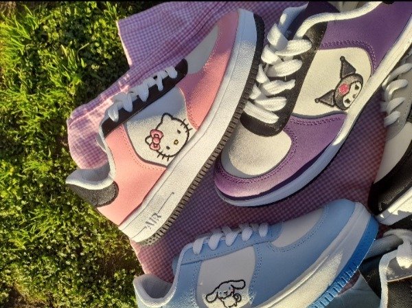 Producto - Zapatillas sanrio bordadas