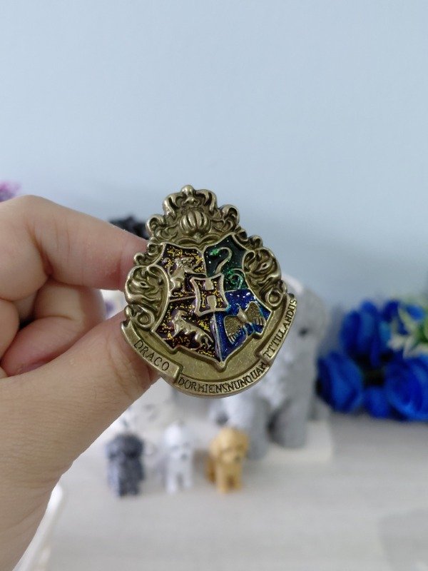 Producto - Pin metalizado COLECCIÓN - Harry Potter "Hogwarts"