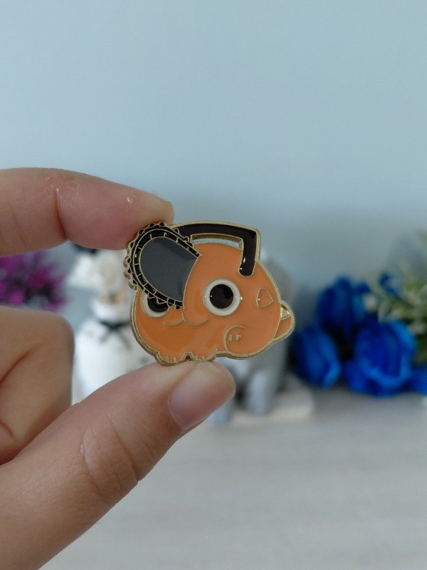 Producto - Pin metalizado - Chainsaw Man #1699