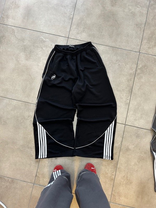 Producto - JOGGING BAGGY RSLNC NEGRO RUSTICO