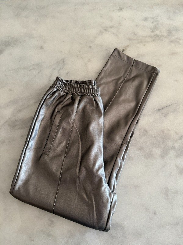 Producto - Pantalón engomado forrado PLATA