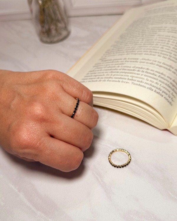 Producto - Anillo elástico strass black dorado