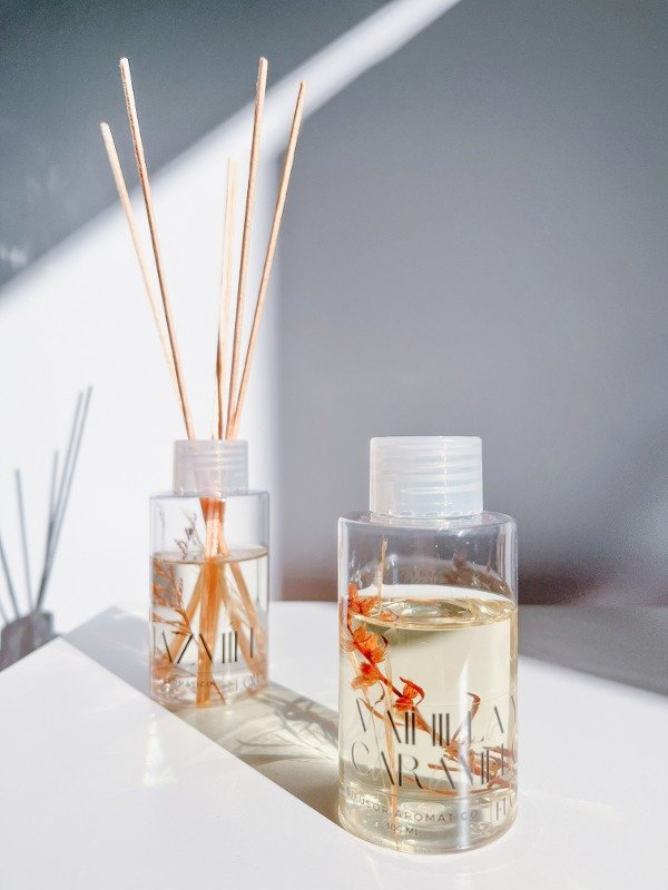 Producto - Mini difusor aromático con varillas