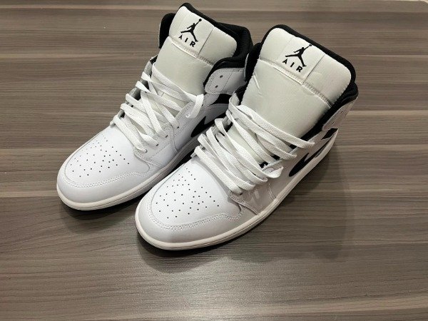 Producto - Zapatillas Nike Air Jordan 1 Mid TALLE 13us