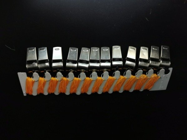Producto - YJ0319 Silbatos Metalizados 24U