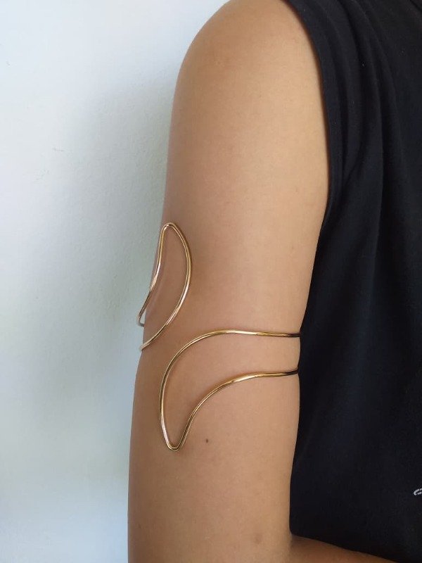 Producto - Brazalete Hélice Calado Dorado