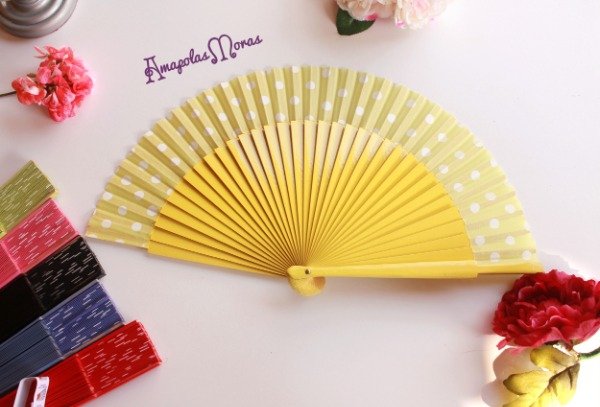 Producto - Abanico a Lunares Estampado de Madera y Tela 23cm Español color Amarillo