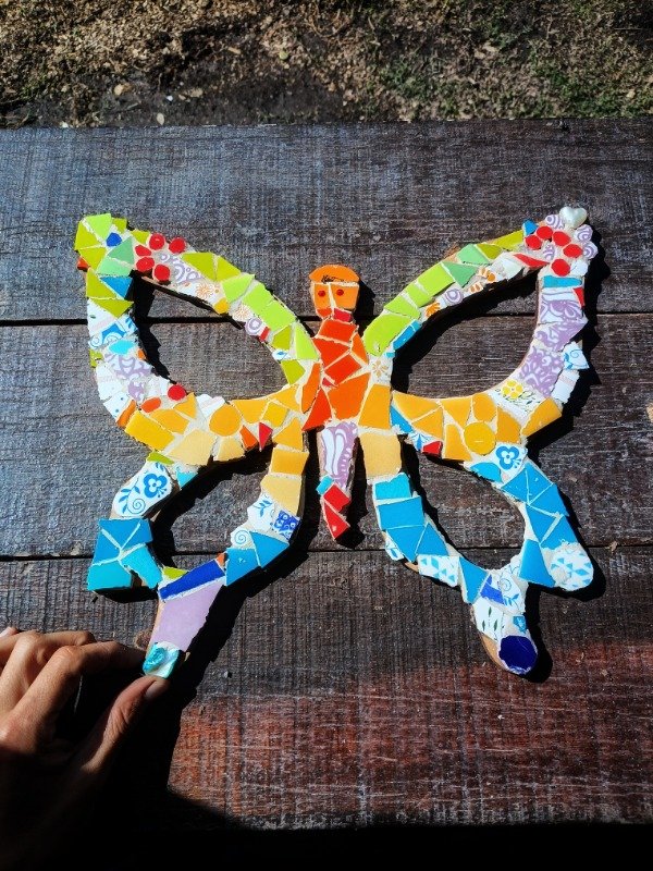 Producto - "Vuelo en Colores" - Cuadro en mosaico artesanal