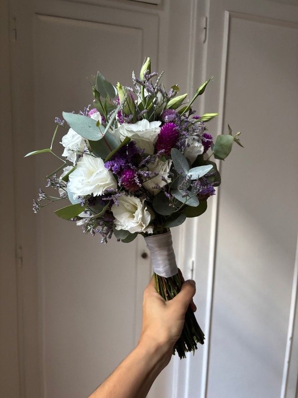 Producto - Ramo de novia fresco: lisianthus blancos  y flores de color
