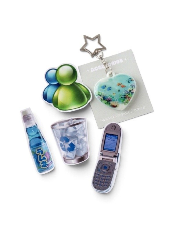 Producto - Set Nostalgic Llavero + Set Stickers Frutiger