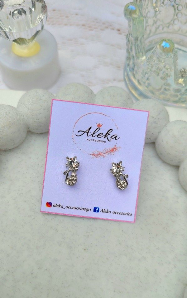 Producto - Aros gatitos con strass de acero quirúrgico - 1