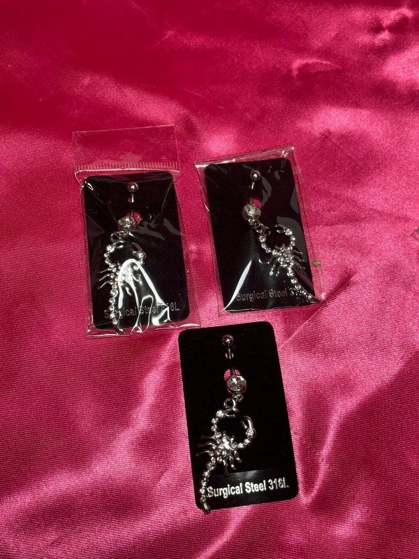 Producto - piercing para ombligo escorpión