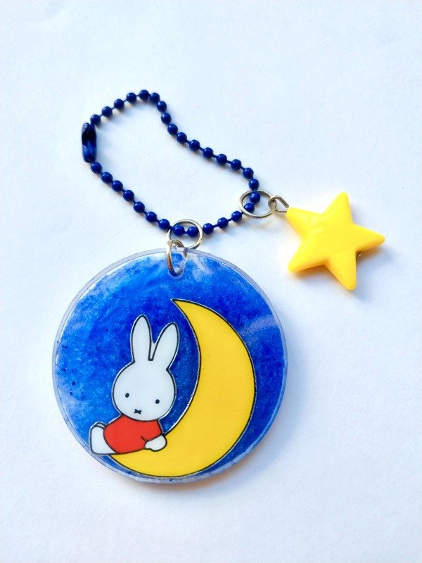 Producto - Llavero Miffy lunar