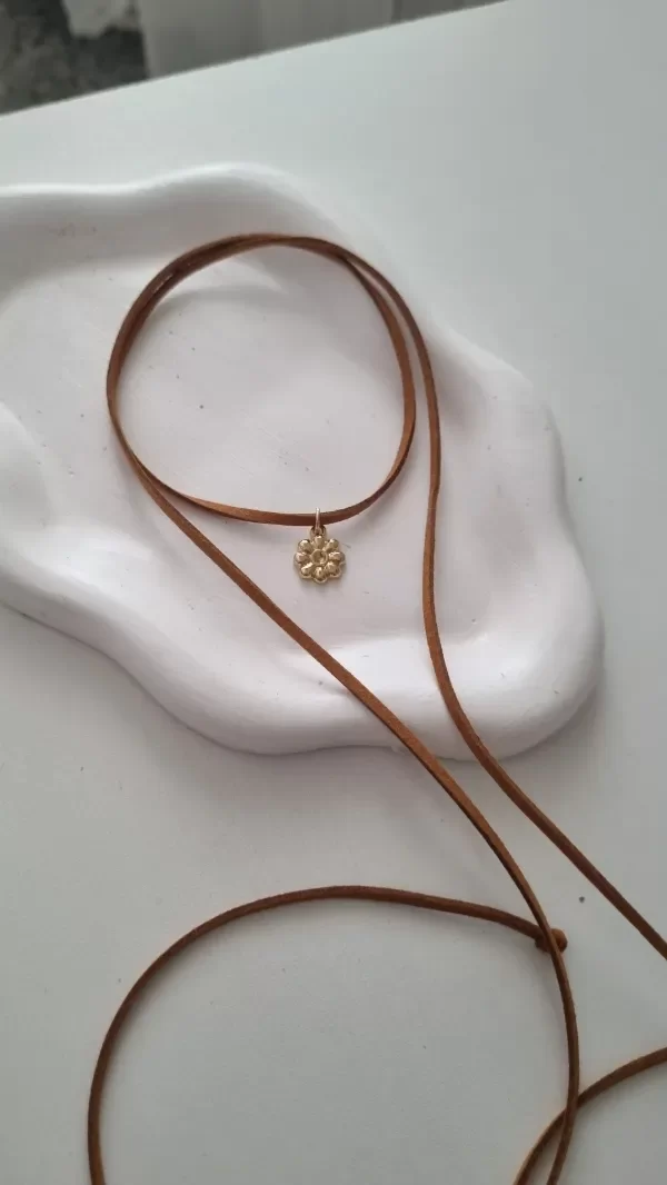 Producto - Choker margarita gamuza marron