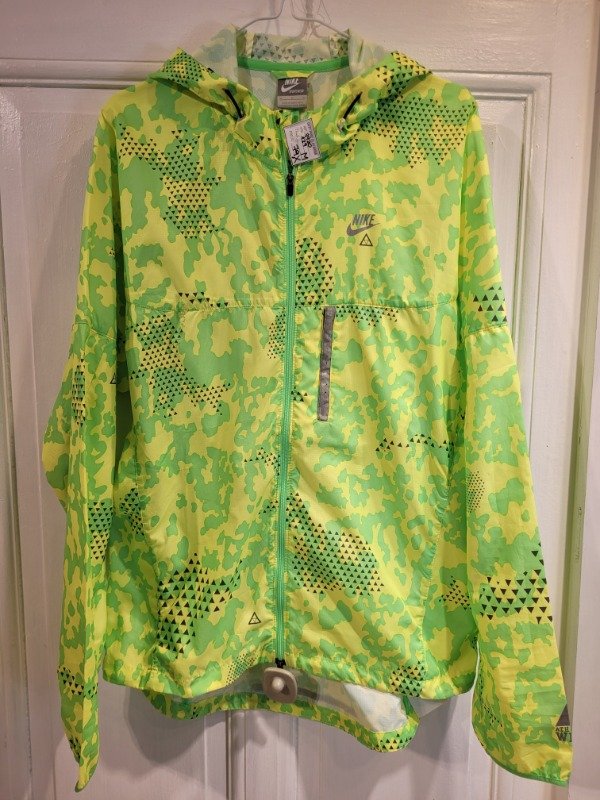 Producto - Rompevientos NIKE amarillo y verde fluo Talle M - PRECIO: 79X
