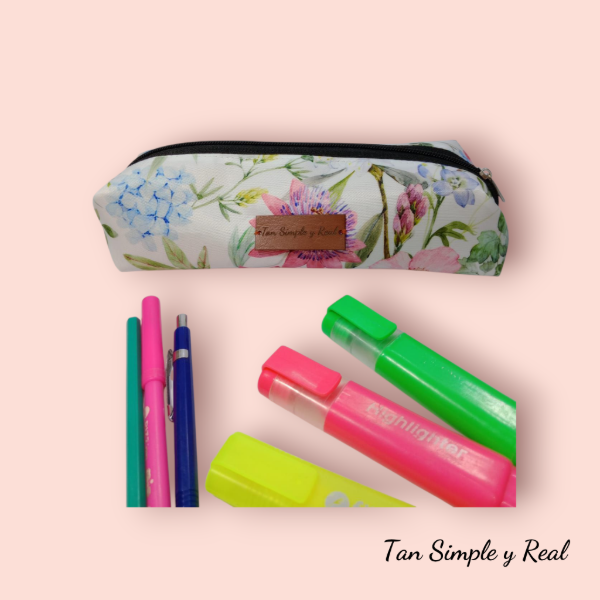 Producto - Cartuchera Mediana White Flowers