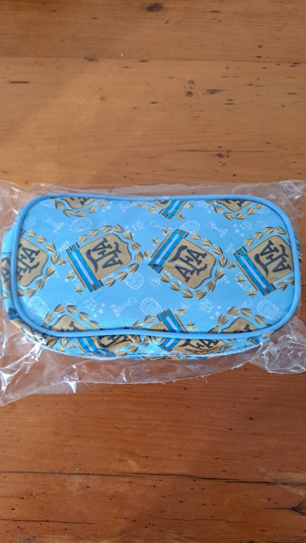 Producto - Cartuchera GRANDE Selección Argentina ovalada afa (surtida)